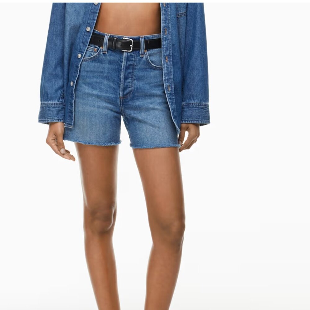 Aritzia Denim Forum the 50's arlo mid thigh short Blue Jeans 31